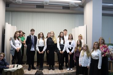 Inscenizacja z udziałem uczniów wieluńskich szkół w Bibliotece Miejskiej - dotyczyła Nagrody Nobla